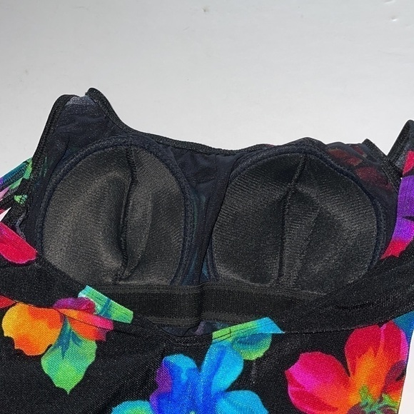 Inches Away Black Vivid Floral Scoop Back One Piece Swimsuit - Picture 3 of 8